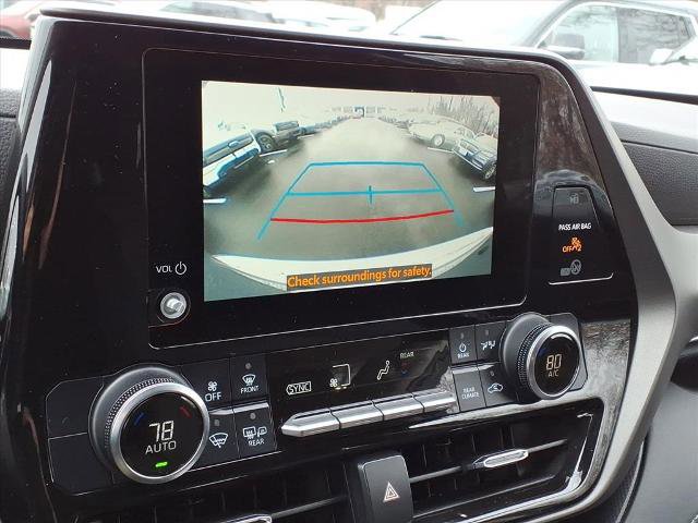 Used 2023 Toyota Highlander LE image 14