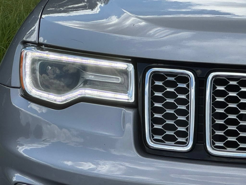 Used 2017 Jeep Grand Cherokee Overland w/ Jeep Active Safety Group AWD/4WD image 4