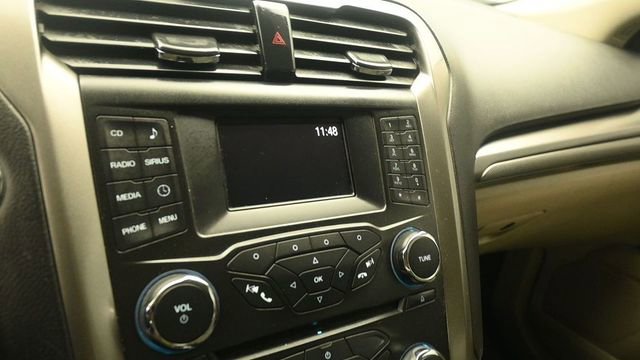 Certified 2018 Ford Fusion SE FWD image 16