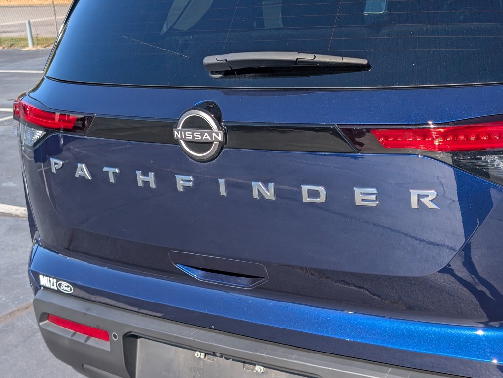 Used 2025 Nissan Pathfinder SV w/ SV Premium Package FWD image 26