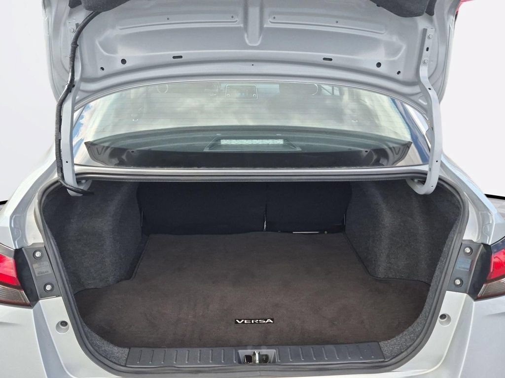 Used 2025 Nissan Versa SV FWD image 23