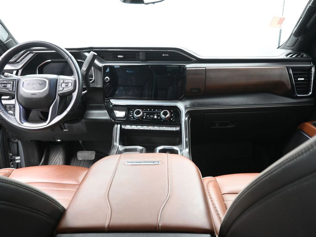 Used 2025 GMC Sierra 2500 Denali Ultimate image 30
