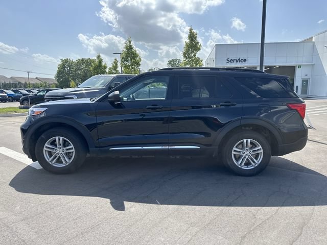 Certified 2023 Ford Explorer XLT w/ Equipment Group 202A AWD/4WD image 2