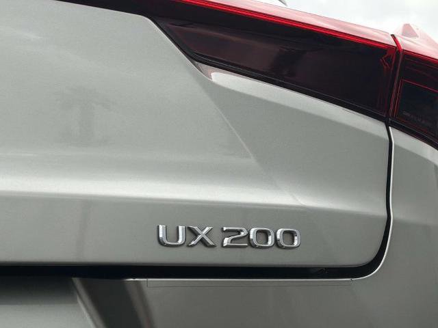 Used 2019 Lexus UX 200 w/ Premium Package FWD image 9