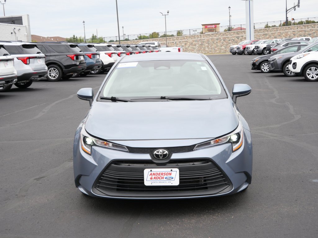 Used 2025 Toyota Corolla LE FWD image 3
