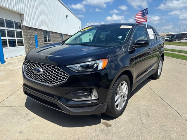 Certified 2024 Ford Edge SEL w/ Convenience Package AWD/4WD image 4