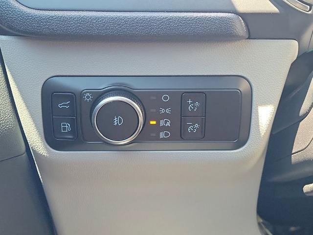 Certified 2025 Ford Escape SE w/ PHEV Premium Package FWD image 23