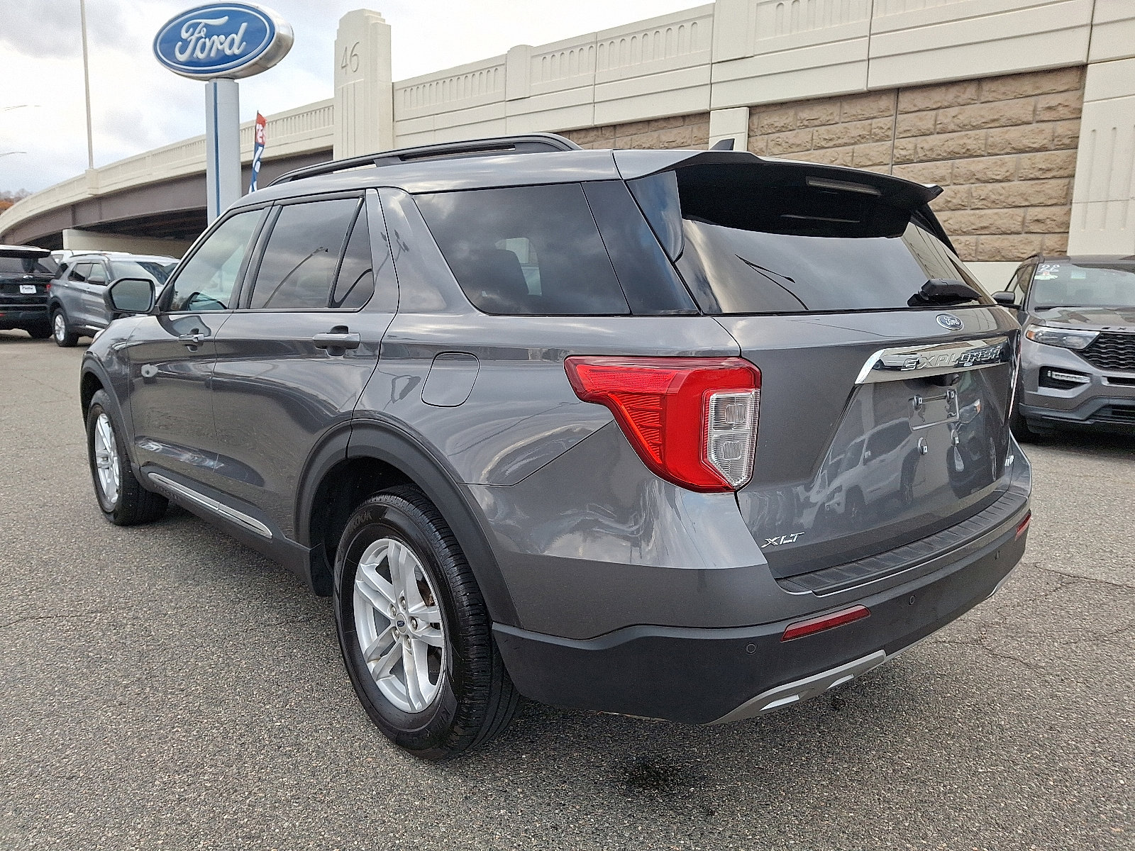 Certified 2022 Ford Explorer XLT w/ Equipment Group 202A image 6