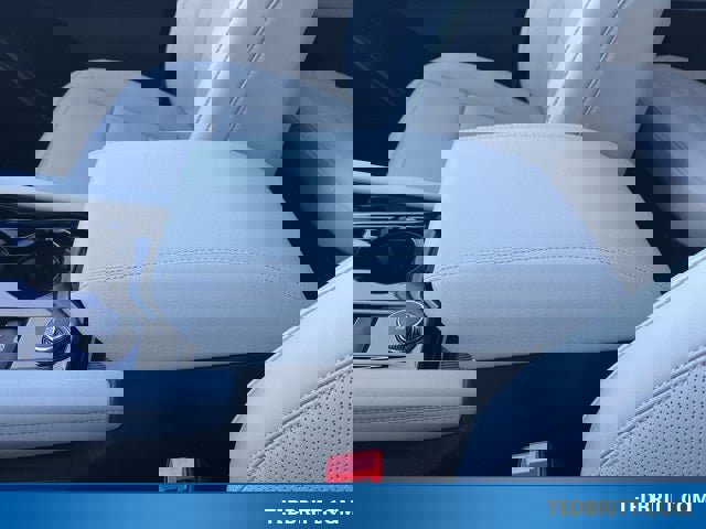 Certified 2025 Ford Explorer Platinum w/ Ultimate Package image 38