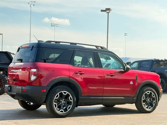 Certified 2025 Ford Bronco Sport Outer Banks w/ Outer Banks Tech Package+ AWD/4WD image 40