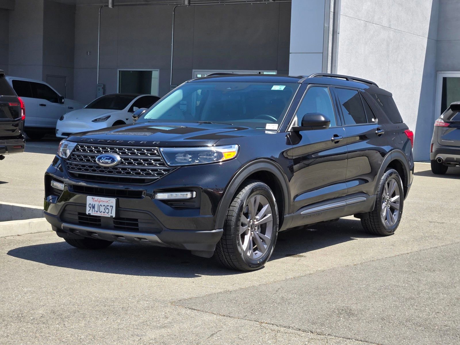 Certified 2023 Ford Explorer XLT w/ Equipment Group 202A AWD/4WD image 8