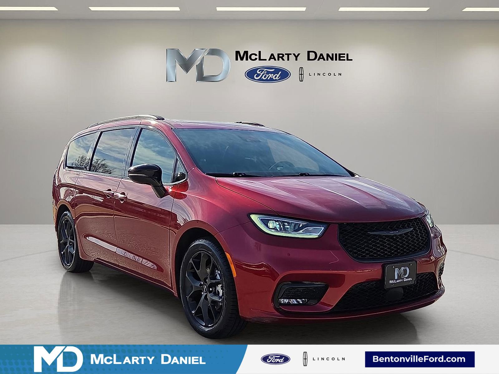 Used 2025 Chrysler Pacifica Limited