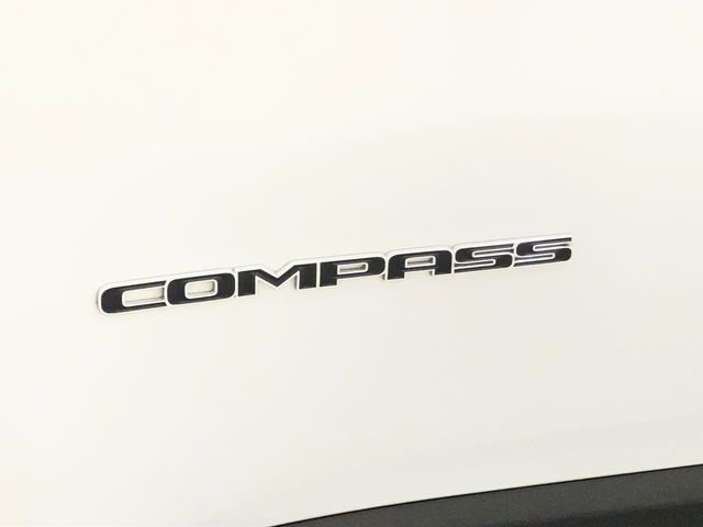 Used 2025 Jeep Compass Limited AWD/4WD image 18