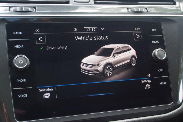 Used 2022 Volkswagen Tiguan SE FWD image 30