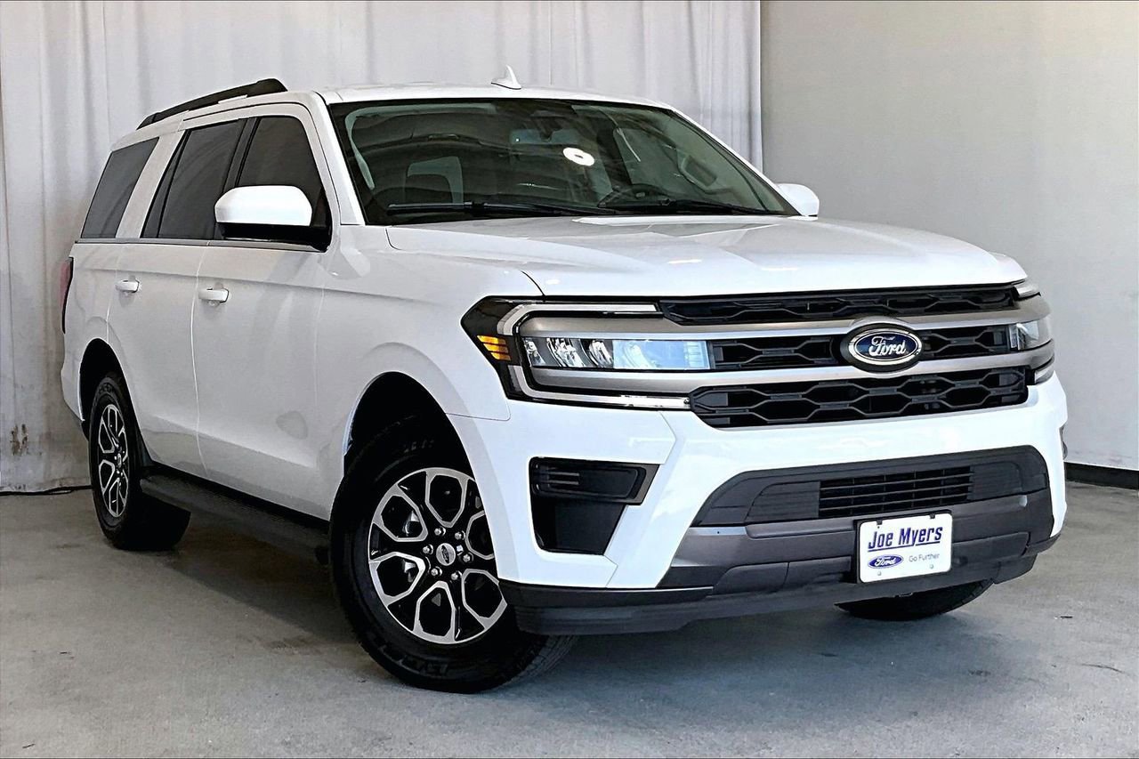 Certified 2023 Ford Expedition XLT image 6