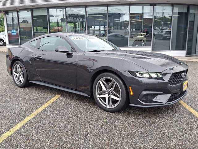 Certified 2024 Ford Mustang Coupe RWD image 2
