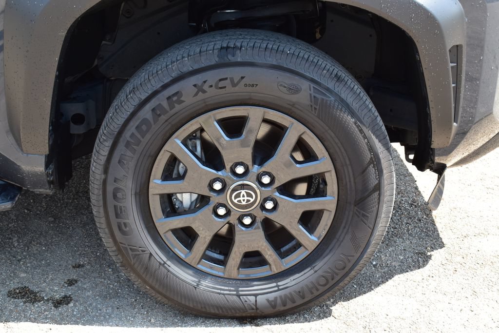 Used 2025 Toyota 4Runner SR5 AWD/4WD image 4