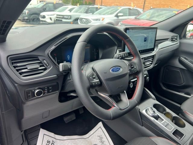 Certified 2025 Ford Escape ST-Line AWD/4WD image 7