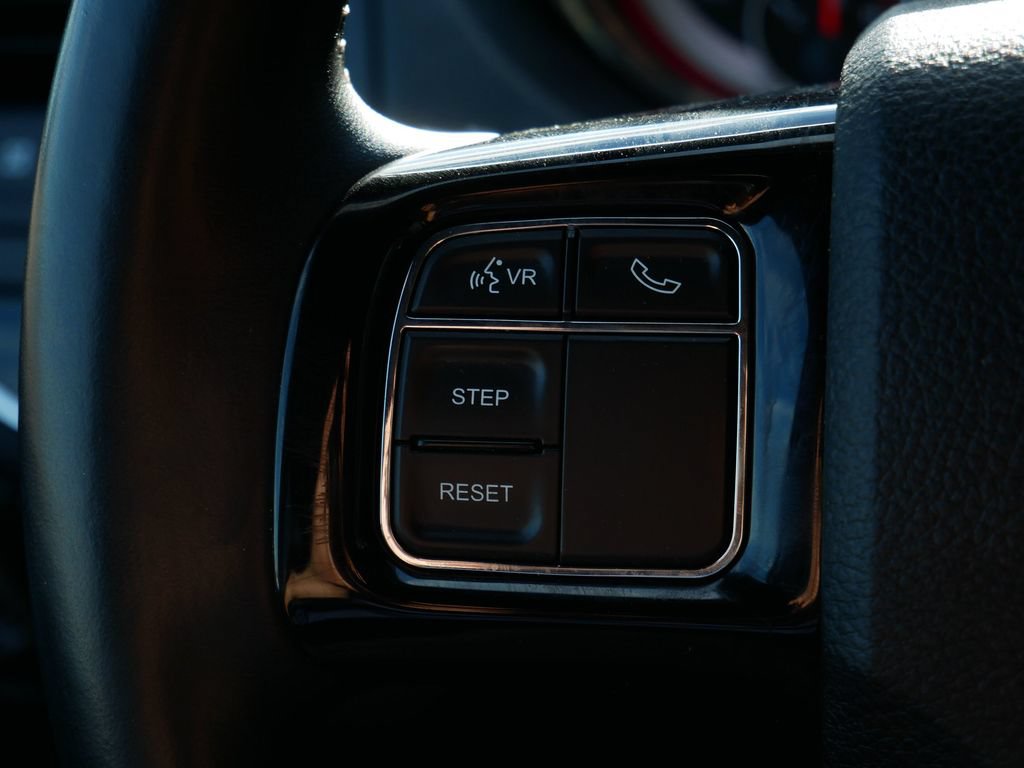 Used 2019 Dodge Grand Caravan SXT w/ Driver Convenience Group FWD image 19