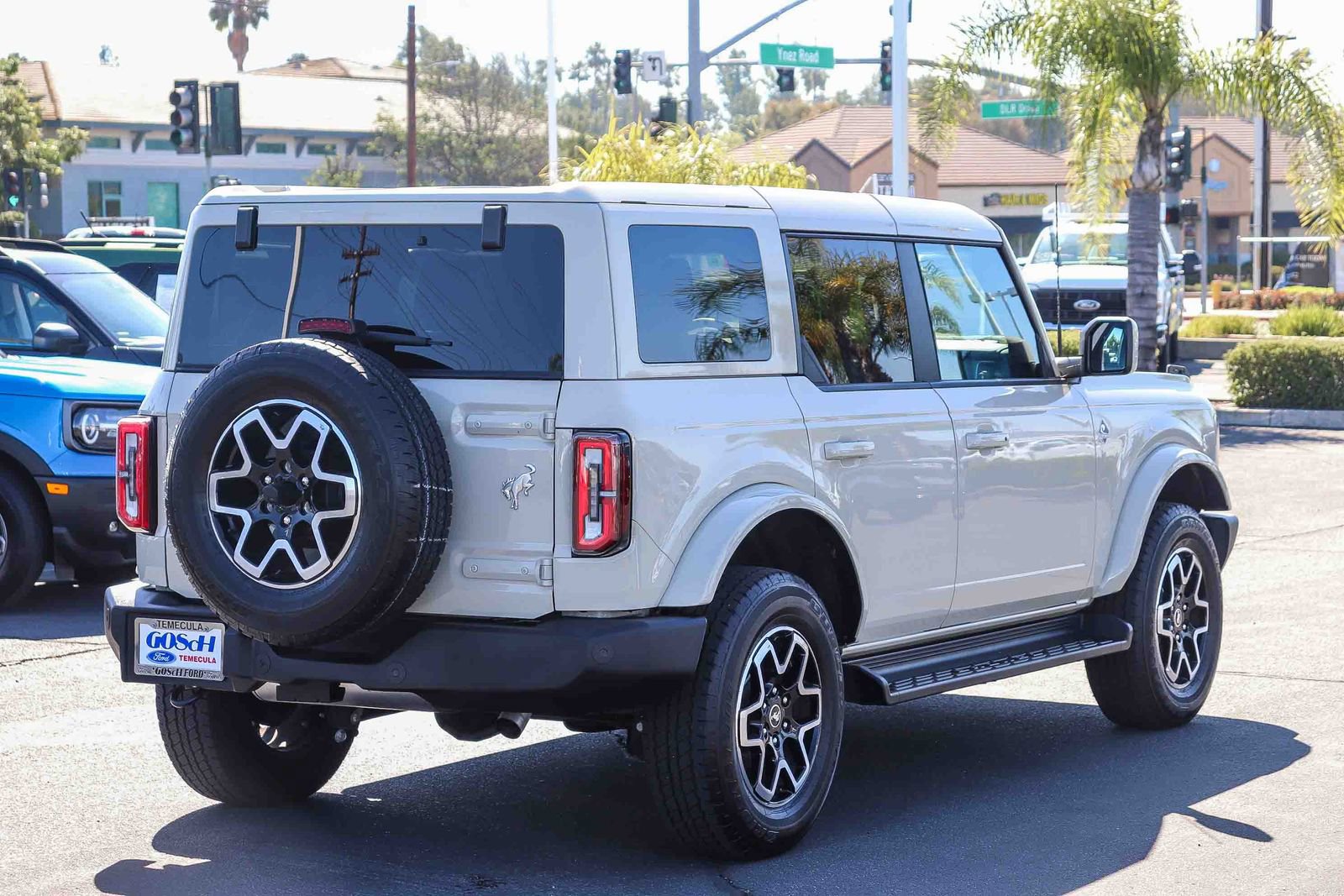 Certified 2025 Ford Bronco Outer Banks AWD/4WD image 4