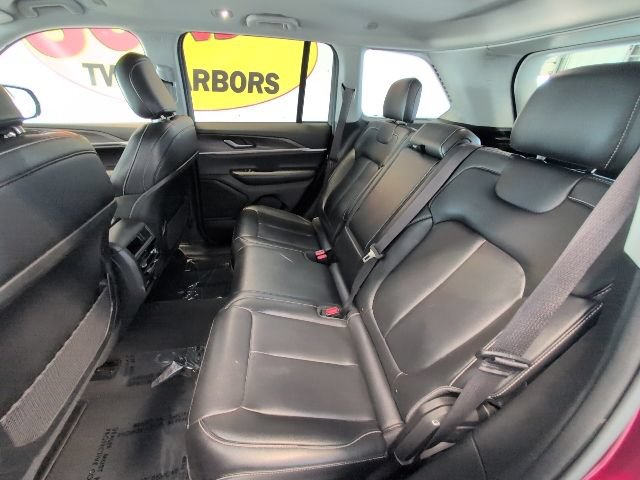 Used 2023 Jeep Grand Cherokee Limited AWD/4WD image 30