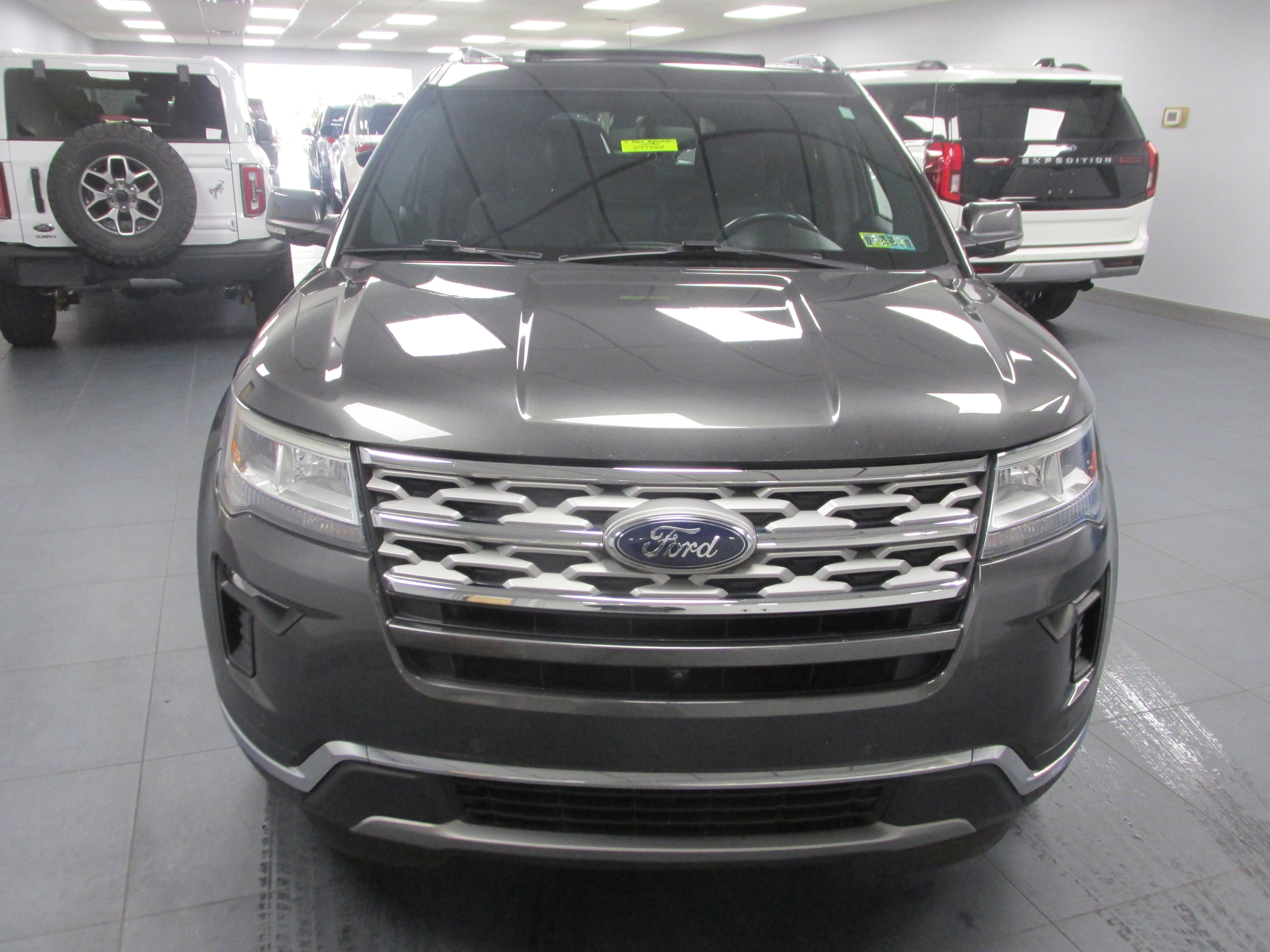 Certified 2019 Ford Explorer Limited w/ Class III Trailer Tow Package image 8