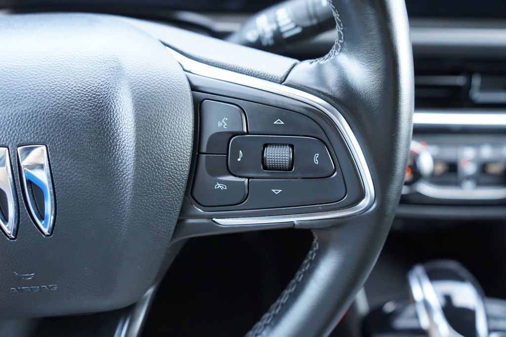 Used 2025 Buick Envista Sport Touring FWD image 31