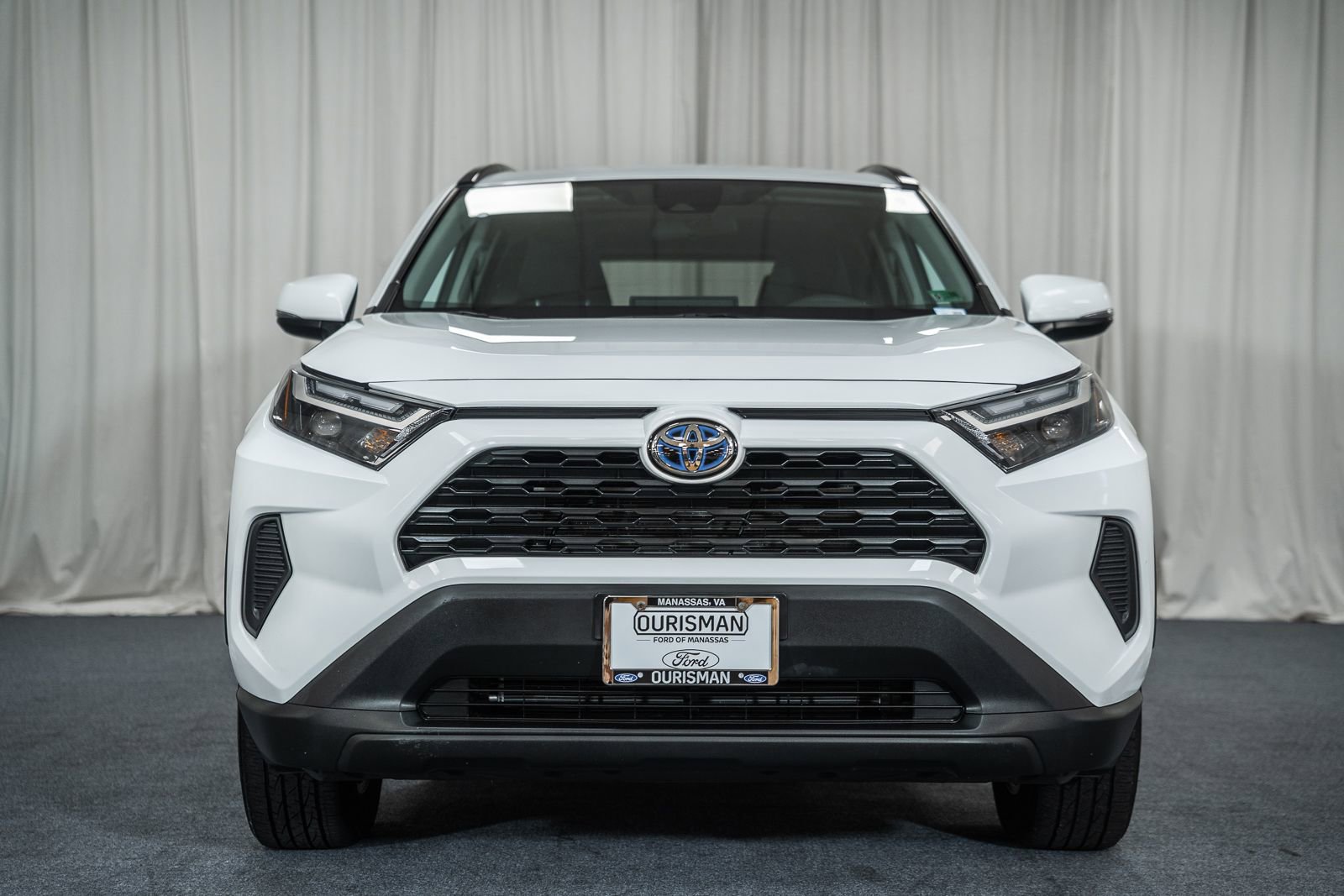 Used 2024 Toyota RAV4 XLE w/ Convenience Package image 2