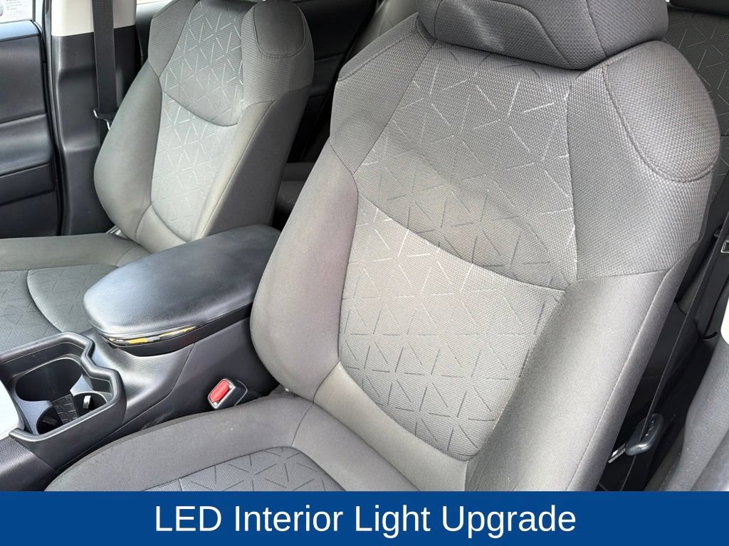 Used 2021 Toyota RAV4 XLE w/ Convenience Package FWD image 14
