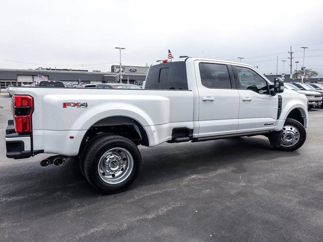 Certified 2026 Ford F450 Platinum w/ FX4 Off-Road Package AWD/4WD image 11