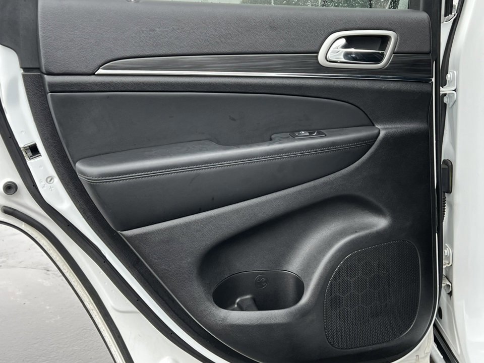 Used 2021 Jeep Grand Cherokee Limited image 39