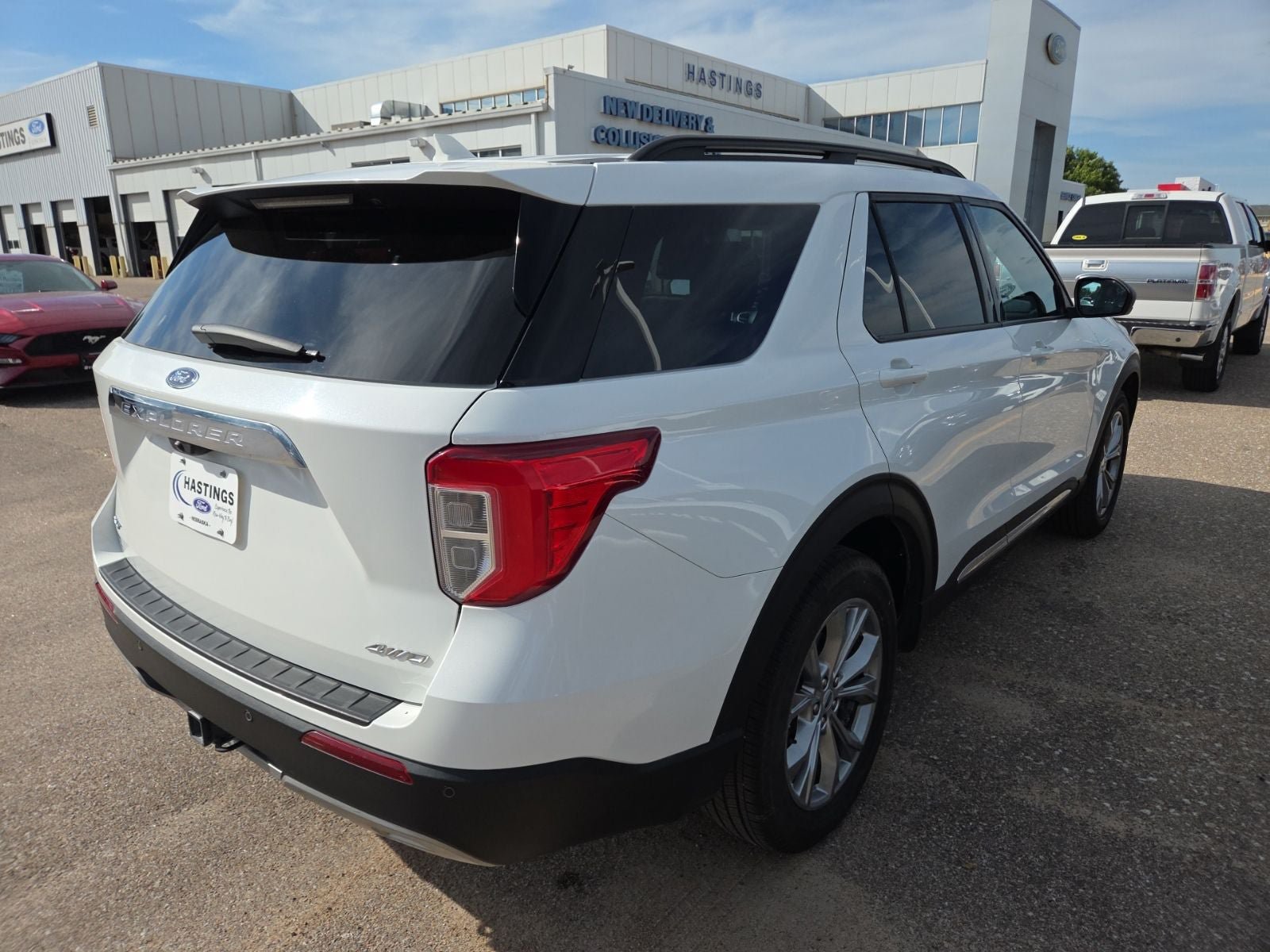 Certified 2023 Ford Explorer XLT w/ Equipment Group 202A AWD/4WD image 18