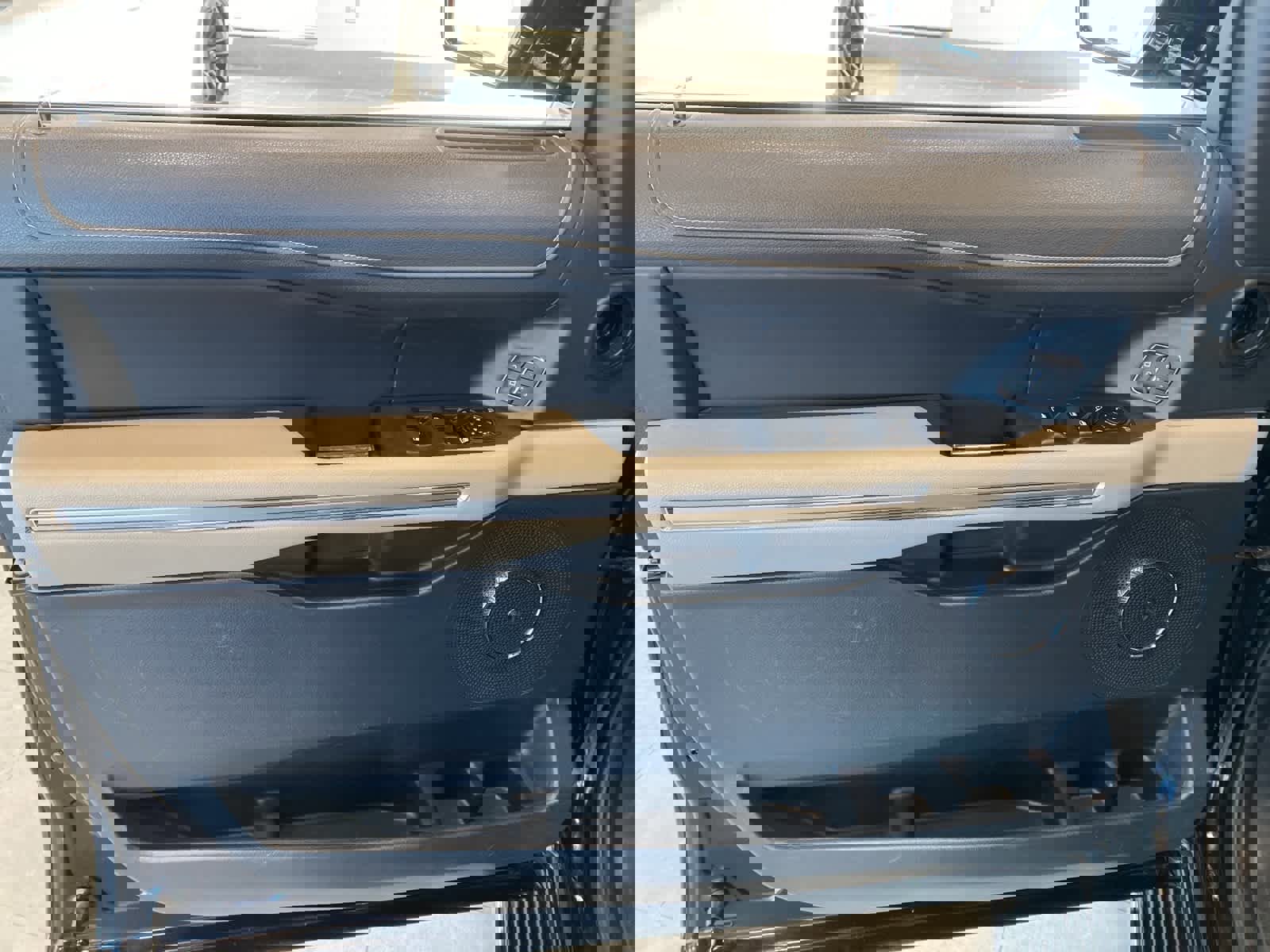 Certified 2023 Ford Expedition Limited image 17