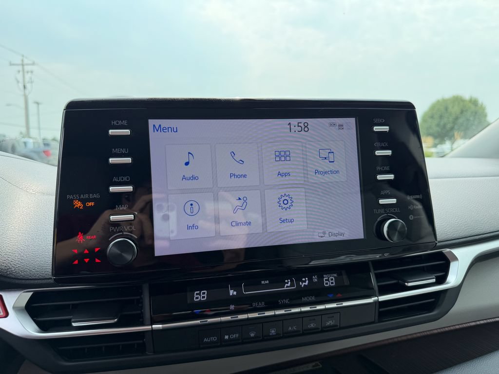 Used 2023 Toyota Sienna LE w/ LE Plus Package FWD image 29