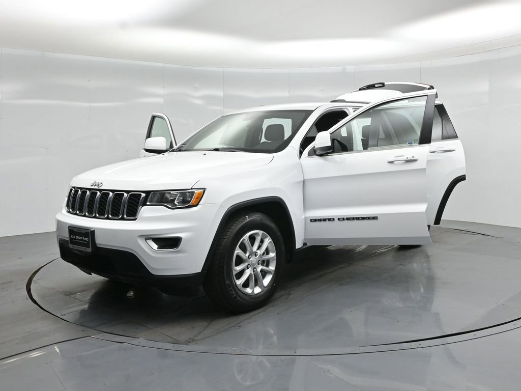 Used 2021 Jeep Grand Cherokee Laredo RWD image 28