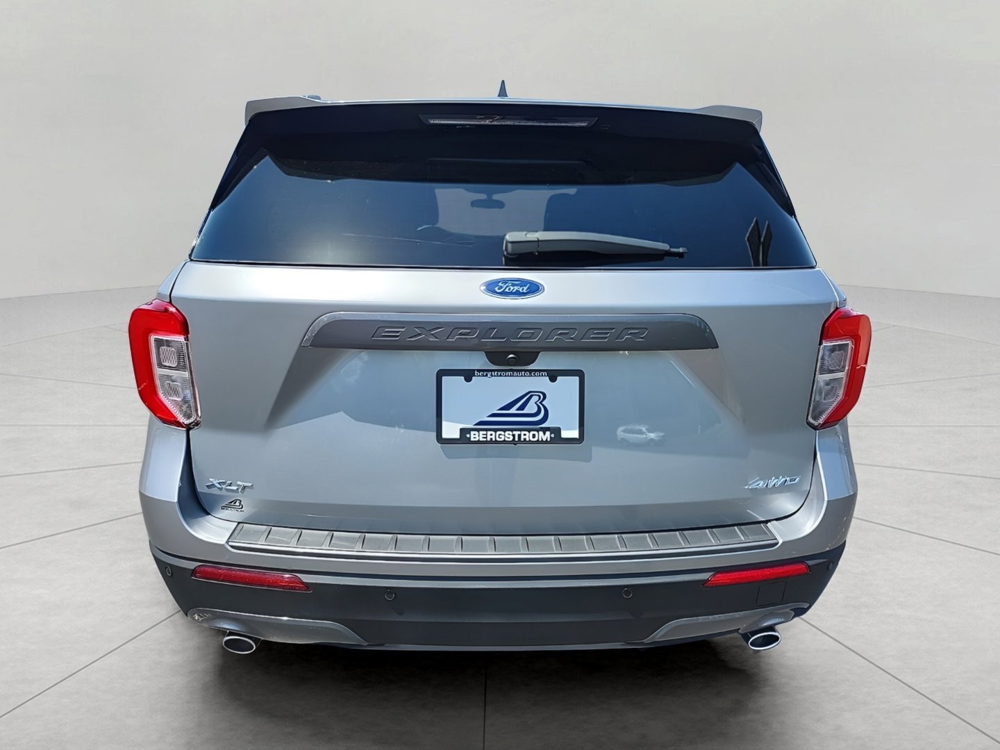 Certified 2023 Ford Explorer XLT w/ Equipment Group 202A AWD/4WD image 7