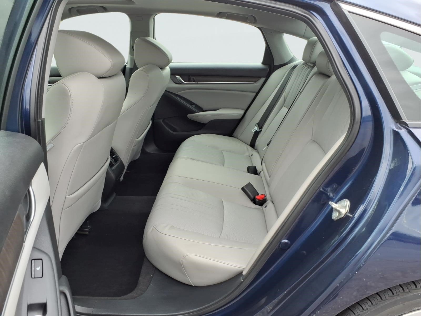 Used 2018 Honda Accord Touring image 15