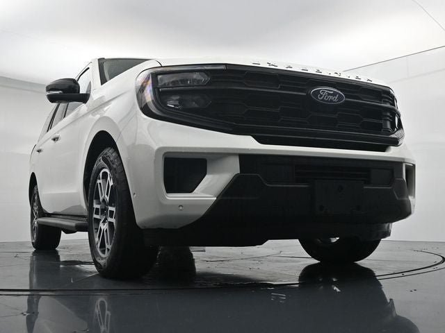 Certified 2025 Ford Expedition Active AWD/4WD image 34