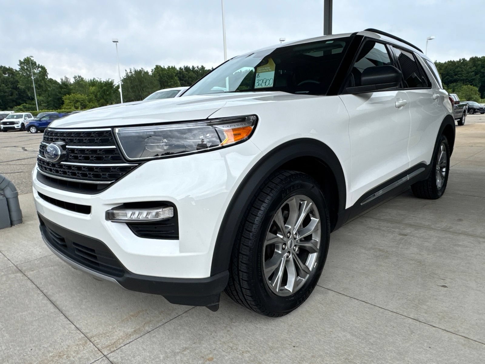 Certified 2023 Ford Explorer XLT w/ Equipment Group 202A AWD/4WD image 3