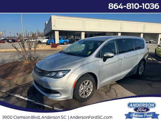 Used 2023 Chrysler Voyager LX image 1