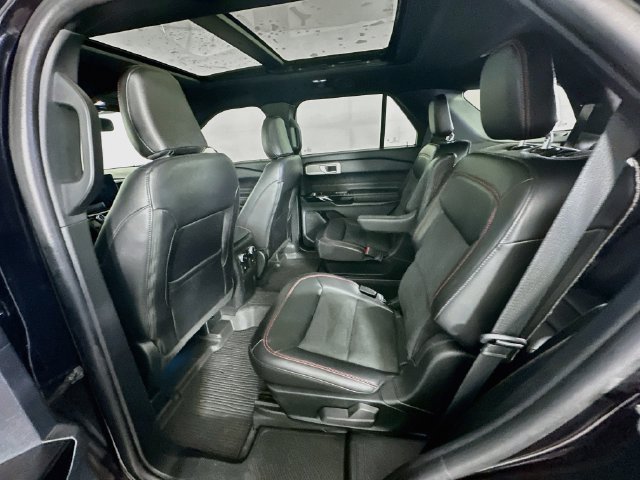 Certified 2024 Ford Explorer ST-Line w/ Class IV Trailer Tow Package AWD/4WD image 32