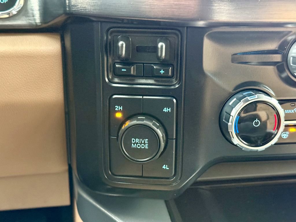 Certified 2025 Ford F350 Lariat image 29
