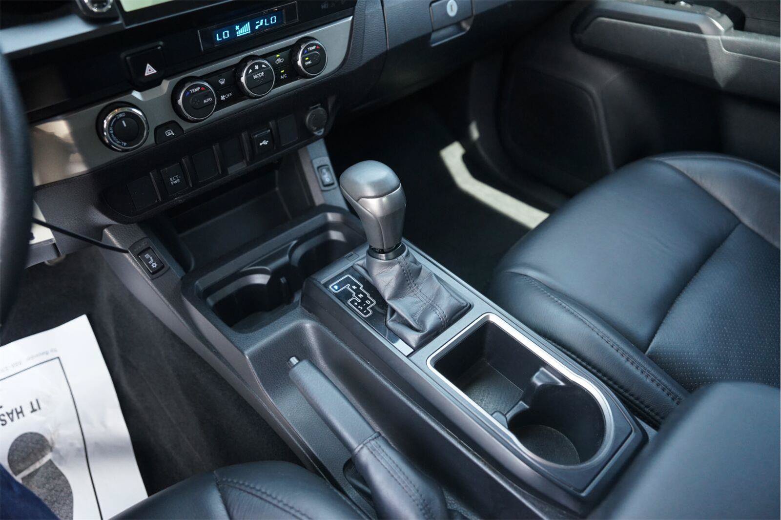 Used 2022 Toyota Tacoma SR AWD/4WD image 28