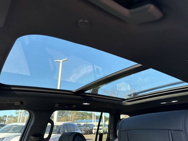 Used 2024 GMC Acadia Elevation w/ Luxury Package image 8