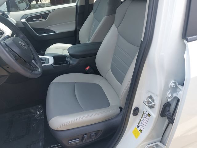 Used 2022 Toyota RAV4 XLE Premium FWD image 15