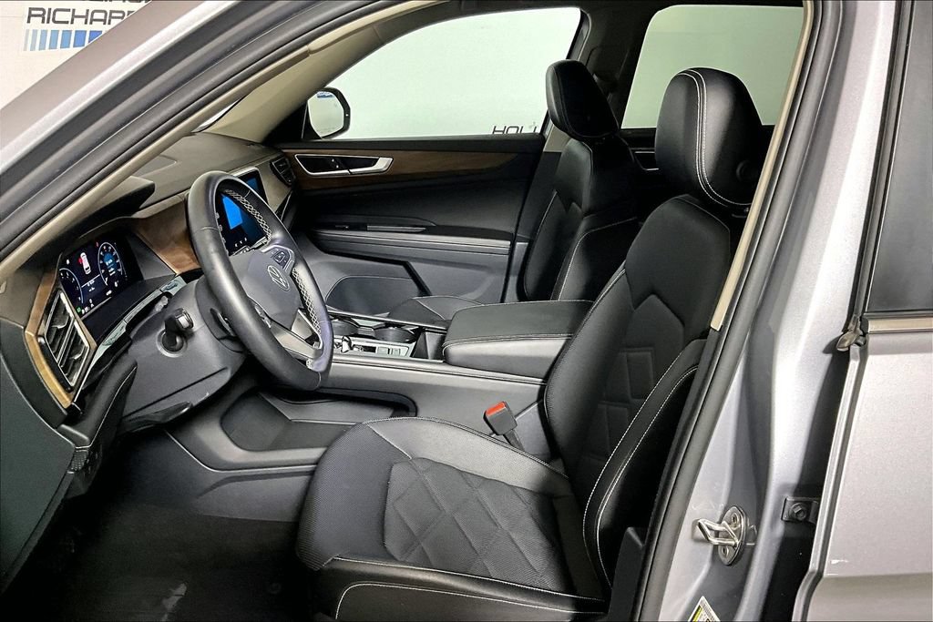 Used 2025 Volkswagen Atlas SE FWD image 20