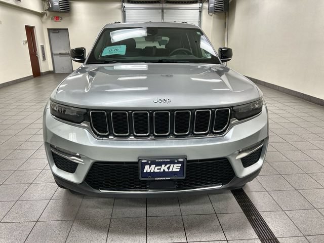 Used 2025 Jeep Grand Cherokee Limited w/ Trailer Tow Package AWD/4WD image 3