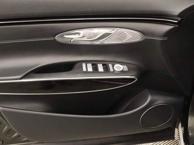 Used 2025 Genesis GV70 2.5T AWD/4WD image 20