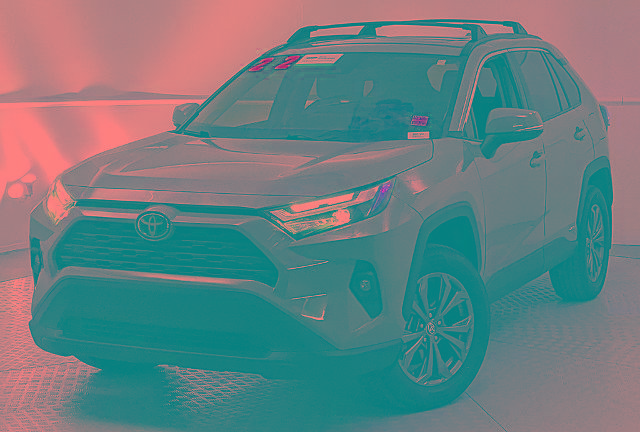 Used 2022 Toyota RAV4 XLE Premium image 6