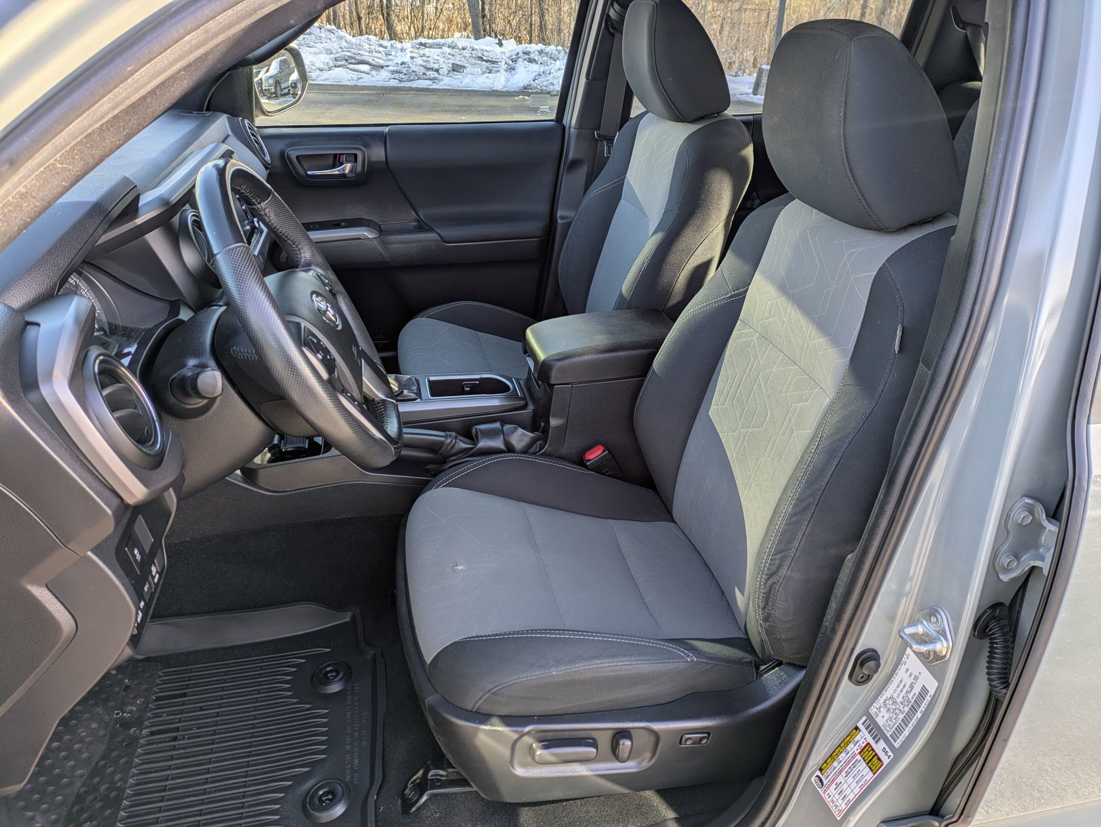 Used 2022 Toyota Tacoma TRD Sport image 11